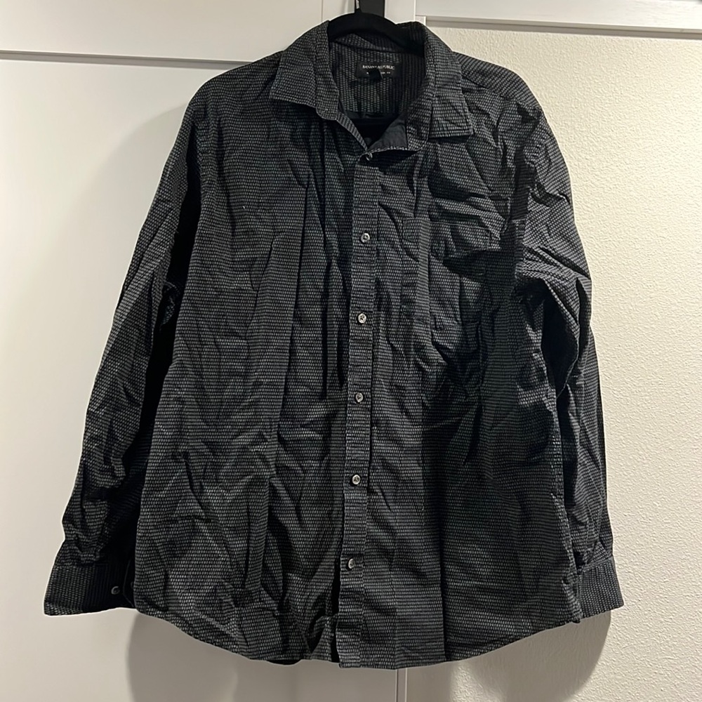 Banana Republic Non-Iron Classic Fit- XL 17-17 1/2 35-36”